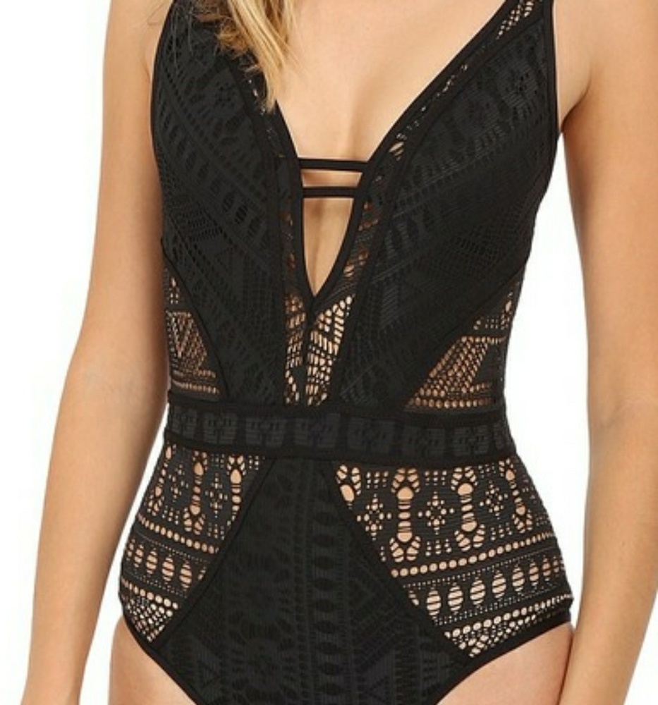 Becca La Boheme Plunge One-Piece Swimsuit M